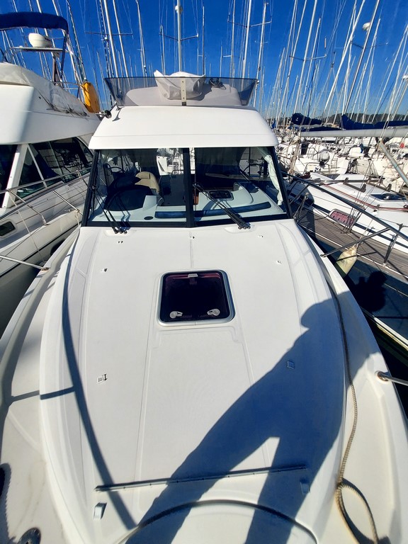 slider 2 Beneteau Antares 30 Fly